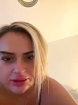 Seductive-SkyeXXX online show from November 11, 2025, 2:55 am