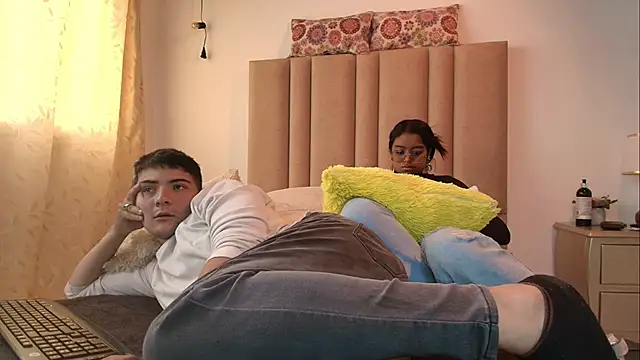 Snapshot of lilith_and_draven_nom chatting on October 4, 2025, 8:18 pm lilith and draven nom online show from October 4, 2025, 8:18 pm