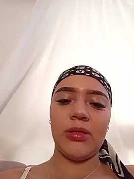 Snapshot of tony_and_katy chatting on February 2, 2026, 1:43 pm tony and katy online show from February 2, 2026, 1:43 pm