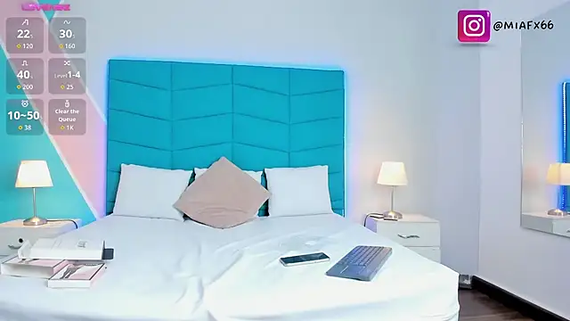  mia foxx online show from September 11, 2025, 7:58 pm