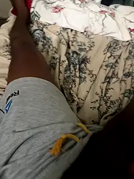 babybaby2000- online show from November 17, 2025, 2:28 am