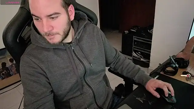 Snapshot of Paul00474 chatting on September 26, 2025, 2:04 am Paul00474 online show from September 26, 2025, 2:04 am