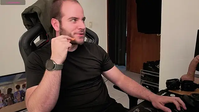 Snapshot of Paul00474 chatting on September 27, 2025, 10:26 pm Paul00474 online show from September 27, 2025, 10:26 pm