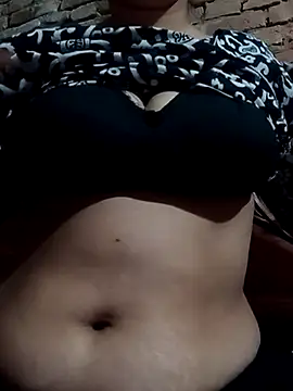 Snapshot of Cute_Pagli chatting on November 14, 2025, 2:27 pm Cute Pagli online show from November 14, 2025, 2:27 pm