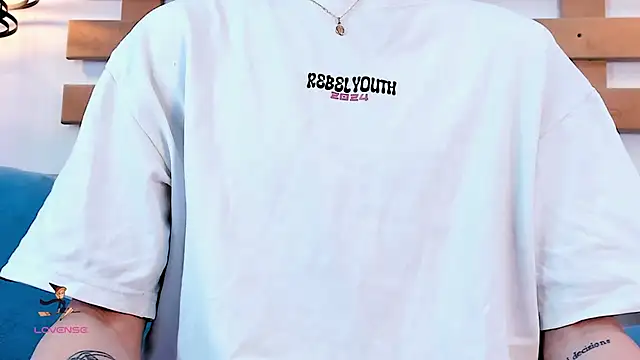 ArianaSantana online show from October 30, 2025, 12:50 pm