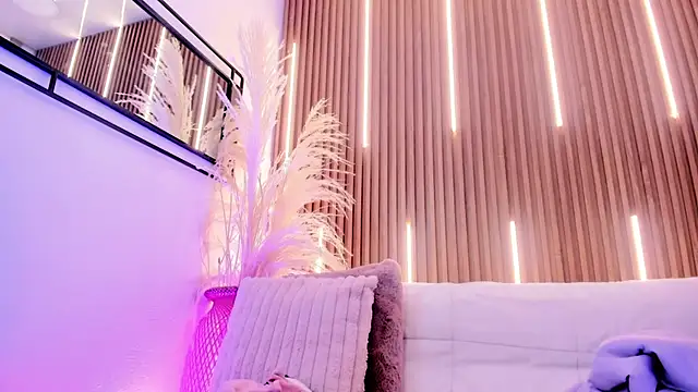 ArianaSantana online show from December 13, 2025, 7:53 pm