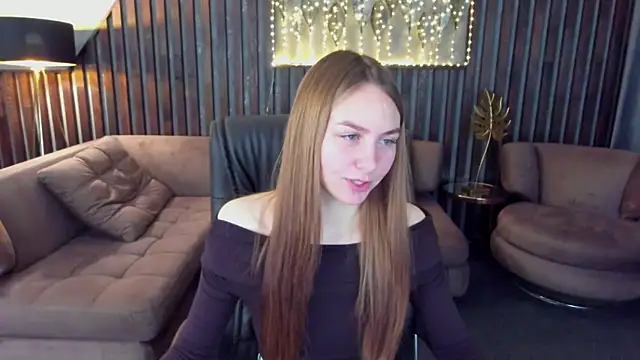 MilaAddams online show from May 13, 2026, 5:38 am