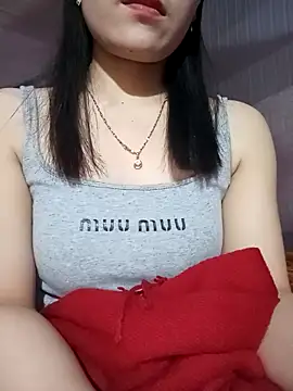 LucyyLy online show from March 11, 2026, 12:44 pm