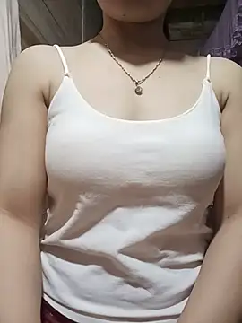 LucyyLy online show from May 21, 2026, 12:17 am