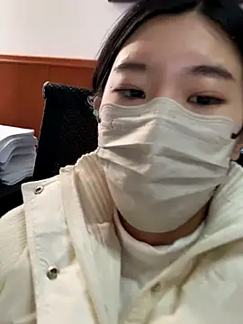 Lulu125216 online show from November 6, 2025, 4:57 am