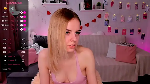 LillianShine online show from March 12, 2026, 2:18 am