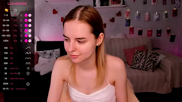 Snapshot of LillianShine chatting on May 29, 2026, 7:17 am LillianShine online show from May 29, 2026, 7:17 am