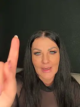 Snapshot of Nola_Luxx-offiziell chatting on February 4, 2026, 7:53 pm Nola Luxx-offiziell online show from February 4, 2026, 7:53 pm