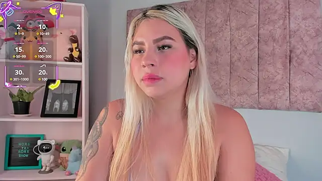 Snapshot of naomi_sanz chatting on October 5, 2025, 3:10 pm naomi sanz online show from October 5, 2025, 3:10 pm