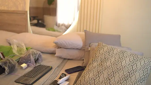 Tayler Kim online show from October 30, 2025, 7:03 pm