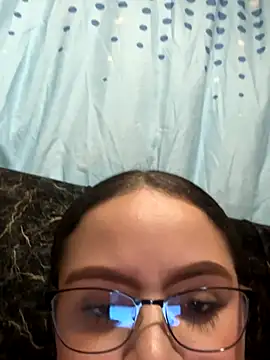 Tayler Kim online show from November 23, 2025, 9:36 pm