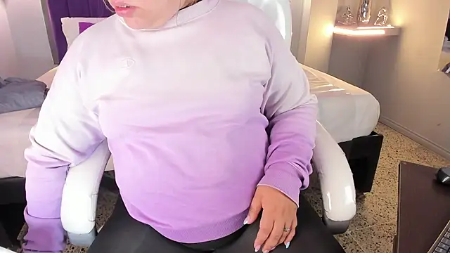 Snapshot of Miss_Francheska chatting on March 12, 2026, 11:49 am Miss Francheska online show from March 12, 2026, 11:49 am