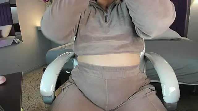 Snapshot of Miss_Francheska chatting on March 30, 2026, 12:28 pm Miss Francheska online show from March 30, 2026, 12:28 pm