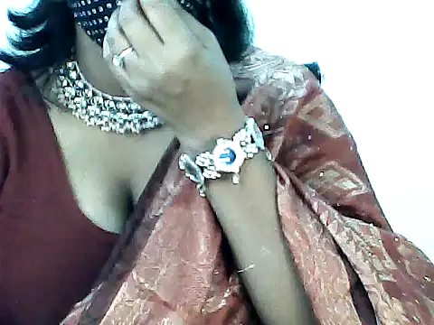 Hott Noor online show from November 12, 2025, 8:52 pm