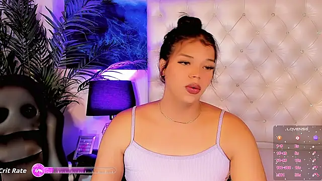 Valeria Swett  online show from April 16, 2026, 9:39 pm