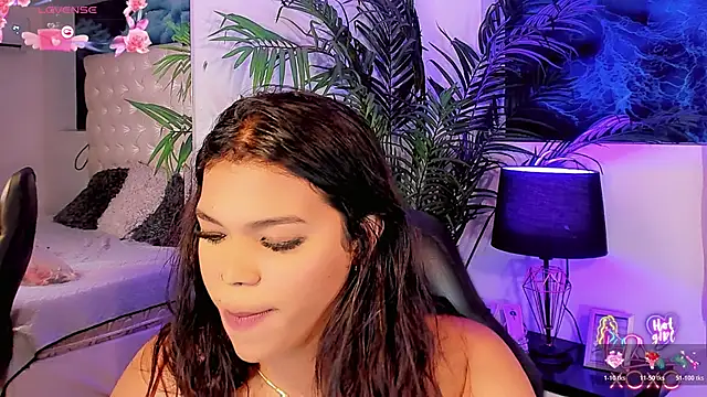 Valeria Swett  online show from May 9, 2026, 9:09 pm