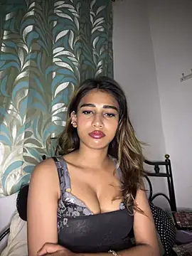 STRIP GLOW online show from February 25, 2026, 7:23 pm