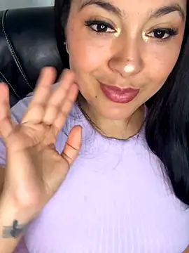 latina curvy22 online show from September 13, 2025, 10:42 pm