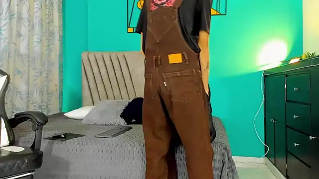 Snapshot of Maikol_Ortiz chatting on March 3, 2026, 1:06 pm Maikol Ortiz online show from March 3, 2026, 1:06 pm