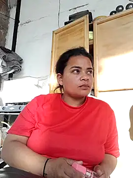 Snapshot of Zaphyra18 chatting on October 19, 2025, 9:04 pm Zaphyra18 online show from October 19, 2025, 9:04 pm