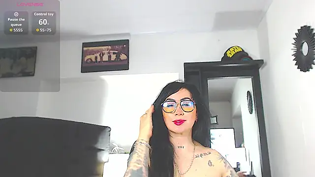 Snapshot of Vicky_hotmilf chatting on February 4, 2026, 11:05 am Vicky hotmilf online show from February 4, 2026, 11:05 am