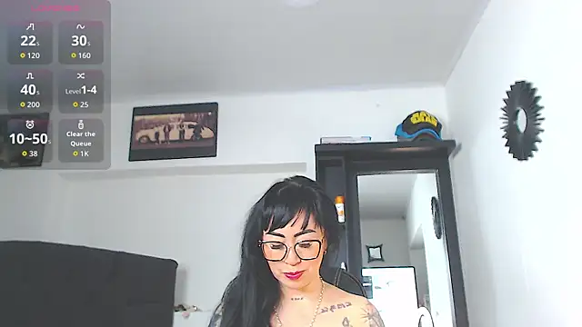 Snapshot of Vicky_hotmilf chatting on April 28, 2026, 11:15 am Vicky hotmilf online show from April 28, 2026, 11:15 am