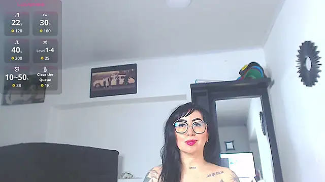 Snapshot of Vicky_hotmilf chatting on May 15, 2026, 11:17 am Vicky hotmilf online show from May 15, 2026, 11:17 am