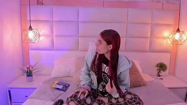 Gaby louse online show from December 4, 2025, 7:33 pm