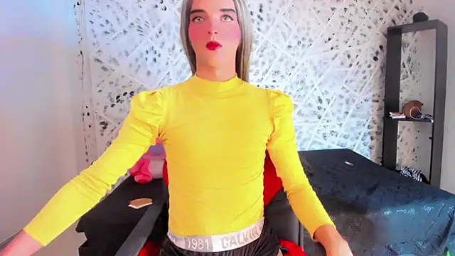 MIA HOT23CM S7S online show from October 9, 2025, 7:01 pm