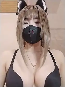 Helen69x online show from April 13, 2026, 3:06 pm