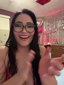 MyHoneyFrida online show from December 2, 2025, 5:57 am