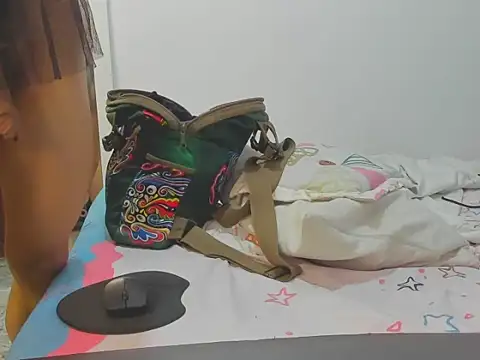 Snapshot of berenicelV chatting on November 27, 2025, 10:34 pm berenicelV online show from November 27, 2025, 10:34 pm