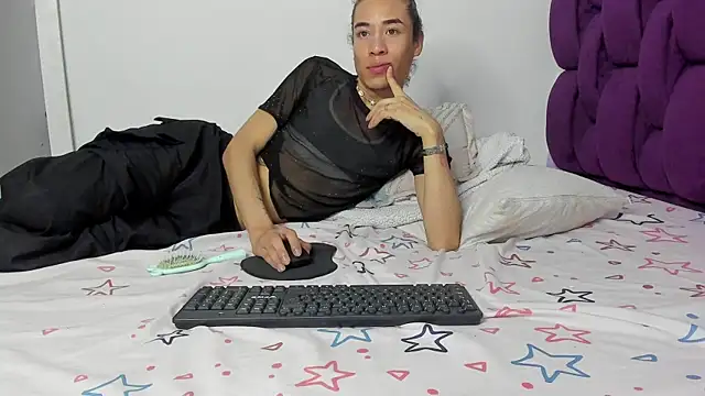 Snapshot of berenicelV chatting on November 29, 2025, 4:43 pm berenicelV online show from November 29, 2025, 4:43 pm