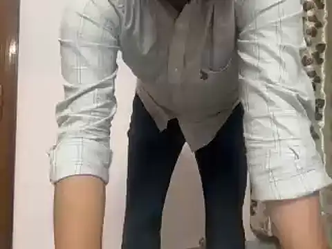 Snapshot of ind2537 chatting on April 2, 2026, 9:18 am ind2537 online show from April 2, 2026, 9:18 am