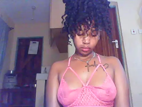 Snapshot of Lattie1 chatting on October 21, 2025, 6:47 am Lattie1 online show from October 21, 2025, 6:47 am