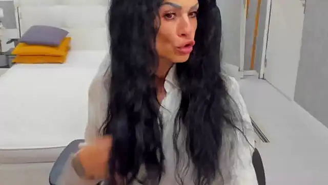 Snapshot of MarbellaRyder chatting on May 11, 2026, 3:18 pm MarbellaRyder online show from May 11, 2026, 3:18 pm
