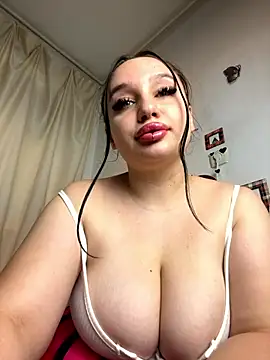 curvybombb online show from September 26, 2025, 12:42 pm