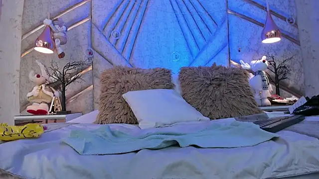 Boss Domiinator online show from January 5, 2026, 5:27 pm