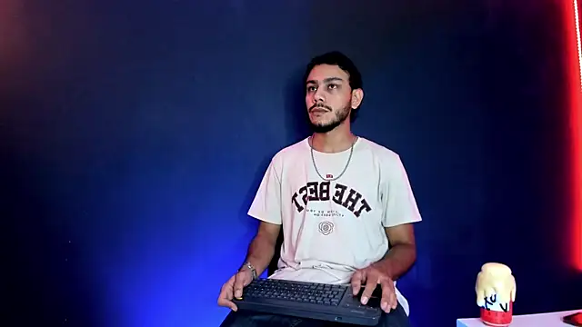 Boss Domiinator online show from April 10, 2026, 11:48 am