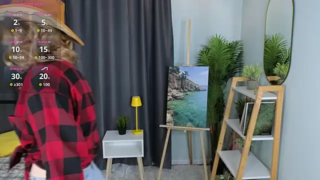 HollieCollelo online show from November 2, 2025, 3:09 am