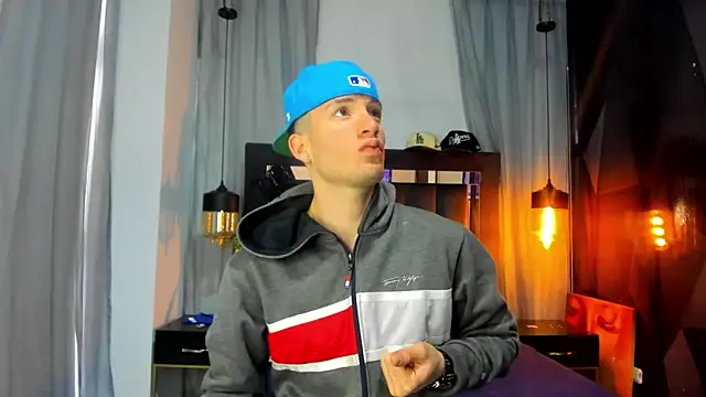 HunterHeat  online show from December 21, 2025, 11:39 am