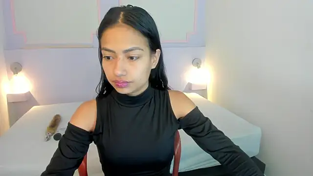 Snapshot of DanielaEmber7 chatting on September 29, 2025, 3:44 am DanielaEmber7 online show from September 29, 2025, 3:44 am