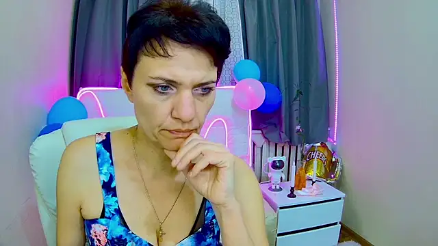 AvaSaturnian online show from October 4, 2025, 6:22 am