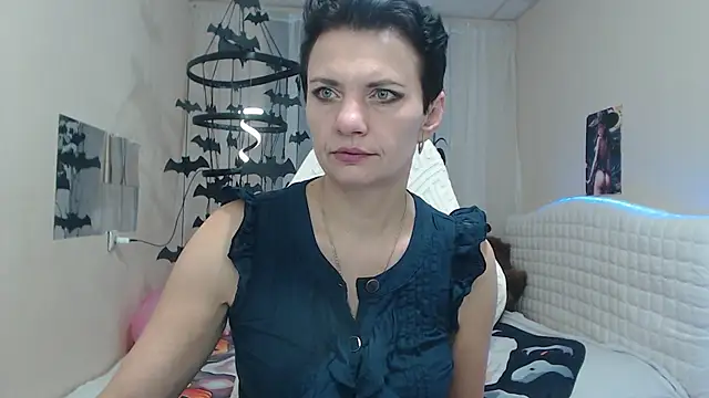 AvaSaturnian online show from November 4, 2025, 7:18 am