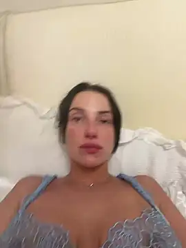 Snapshot of Remirosee chatting on February 8, 2026, 7:39 pm Remirosee online show from February 8, 2026, 7:39 pm